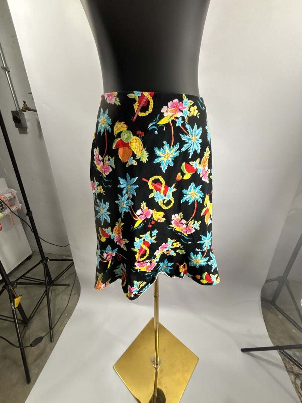 Bamboo Traders Tropical Fruit Print Ruffle Hem Skirt Size 6 Black